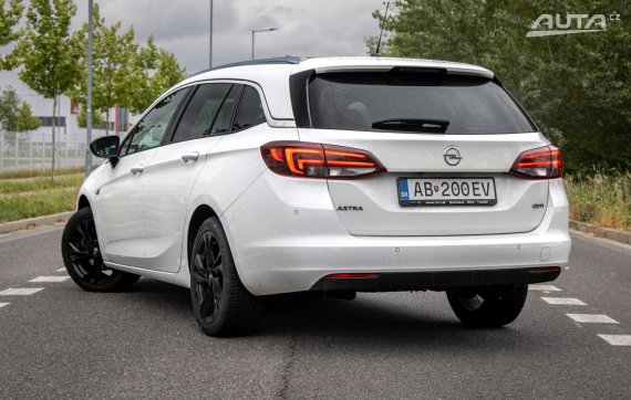 Opel Astra Sport Tourer ST+ 1.6 CDTI S&amp;S 136k, 100 kW, M6, 5d. / AJ NA SPLÁTKY / PROTIÚČET / 2018 bílá