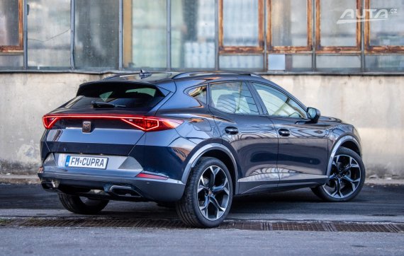 Cupra Formentor 2.0 TSI AT/7 140kW 2023 4x4 / AJ NA SPLÁTKY / PROTIÚČET 2023 modrá