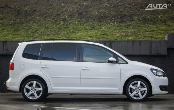 Volkswagen Touran 2.0 TDI DSG, 103kW (2012) / AJ NA SPLÁTKY / PROTIÚČET / 2012 bílá