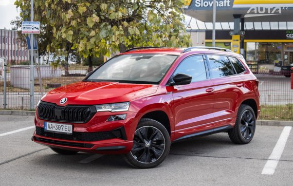 Škoda Karoq 1.5 TSI Sportline DSG, 110kW (2023) / AJ NA SPLÁTKY / PROTIÚČET / 2023 - hlavní pohled
