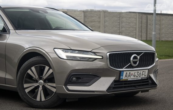 Volvo V60 D3 A/T, 110kW, A8, 2019 / AJ NA SPLÁTKY / PROTIÚČET / 2019 hnědá