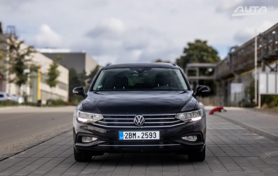 Volkswagen Passat Variant 2024 110kW AT 2024 černá