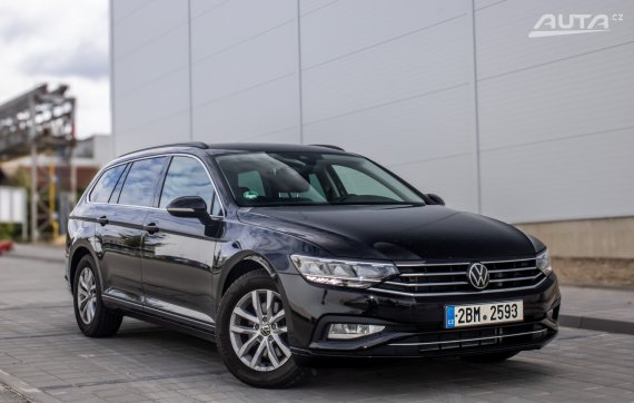 Volkswagen Passat Variant 2024 110kW AT 2024 černá