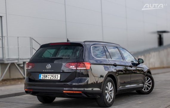 Volkswagen Passat Variant 2024 110kW AT 2024 černá
