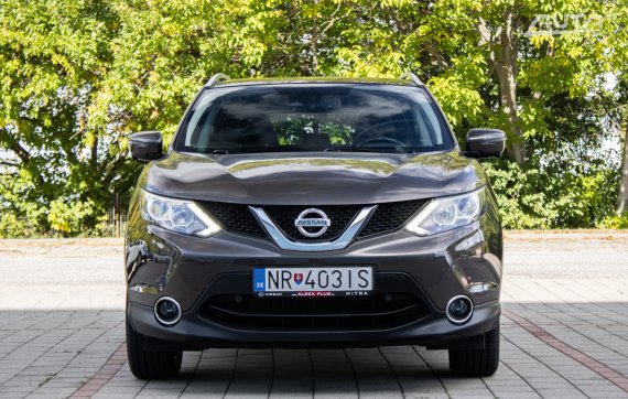 Nissan Qashqai DIG-T 115k, 85 kW, M6, 5d. / AJ NA SPLÁTKY / PROTIÚČET / 2016 hnědá