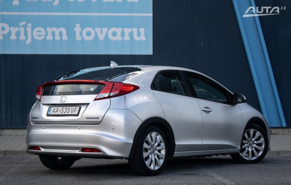 Honda Civic 1.6 i-DTEC / 88kW / M6 / ZÁRUKA / AJ NA SPLÁTKY / PROTIÚČET 2013 stříbrná metalíza