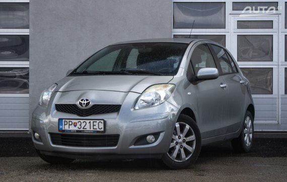 Toyota Yaris 1.0I VVT-i Dream / 51kW / M5 / ZÁRUKA / AJ NA SPLÁTKY / PROTIÚČET 2011 - hlavní pohled