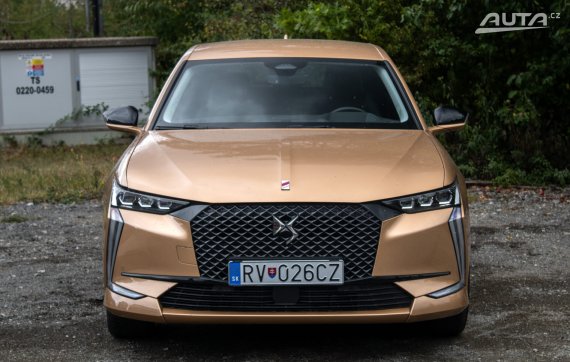 DS 4 1.2 PureTech Performance Line / 96kW / A8 / ZÁRUKA / AJ NA SPLÁTKY / PROTIÚČET 2022 žlutá