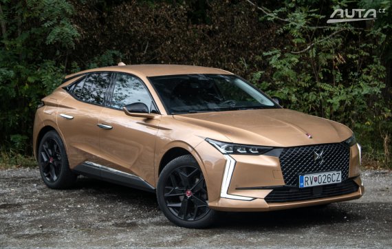 DS 4 1.2 PureTech Performance Line / 96kW / A8 / ZÁRUKA / AJ NA SPLÁTKY / PROTIÚČET 2022 žlutá