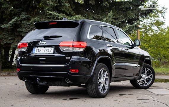 Jeep Grand Cherokee 3.0L V6 4x4 A/T 184kW (2019) 2019 černá