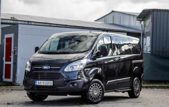 Ford Tourneo Custom 2.2 TDCi 114kW MT/6 2015 / AJ NA SPLÁTKY / PROTIÚČET 2015 - hlavní pohled