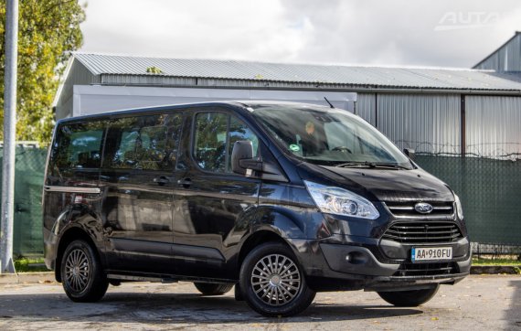 Ford Tourneo Custom 2.2 TDCi 114kW MT/6 2015 / AJ NA SPLÁTKY / PROTIÚČET 2015 černá