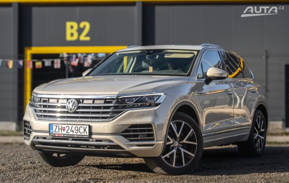 Volkswagen Touareg 3.0 TDI Elegance 4Motion / 170kW / A8 / ZÁRUKA / AJ NA SPLÁTKY / PROTIÚČET 2020 - hlavní pohled