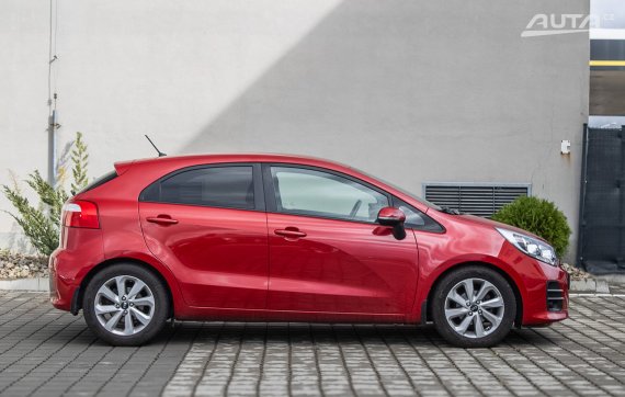 Kia Rio 1.2 D-CVVT 62kW MT/5 2016 / AJ NA SPLÁTKY / PROTIÚČET 2016 červená