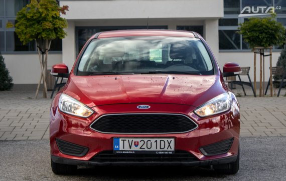 Ford Focus 1.0 EcoBoost Trend / 74kW / M5 / ZÁRUKA / AJ NA SPLÁTKY / PROTIÚČET 2015 červená