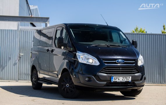 Ford Tourneo Custom 2015 černá