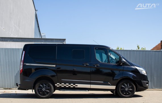 Ford Tourneo Custom 2015 černá