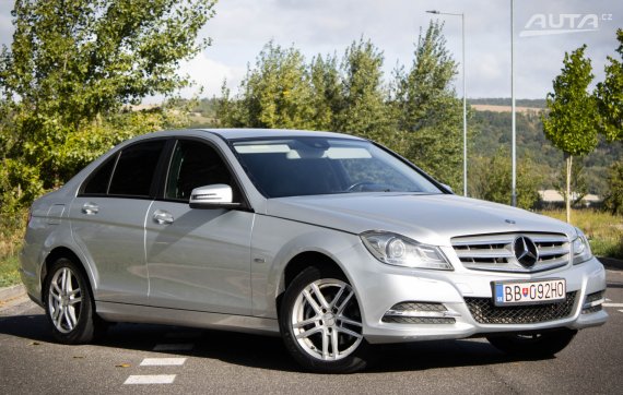 Mercedes-Benz C 200 CDI Sedan W204 2011 stříbrná metalíza