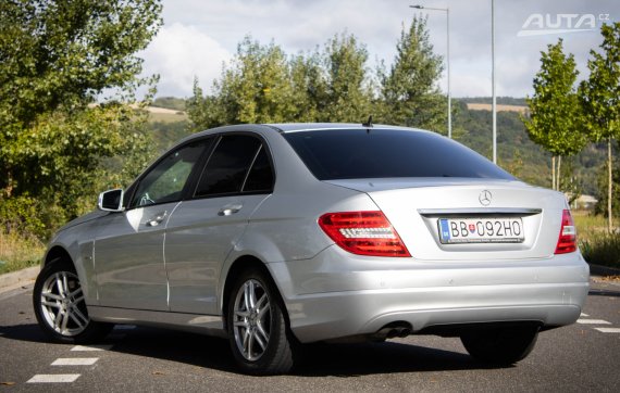 Mercedes-Benz C 200 CDI Sedan W204 2011 stříbrná metalíza