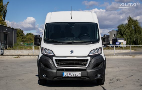 Peugeot Boxer 2.2 BlueHDi 165k 435 L4, 121 kW, M6 / AJ NA SPLÁTKY / PROTIÚČET / 2019 bílá