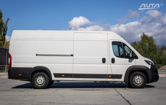 Peugeot Boxer 2.2 BlueHDi 165k 435 L4, 121 kW, M6 / AJ NA SPLÁTKY / PROTIÚČET / 2019 bílá