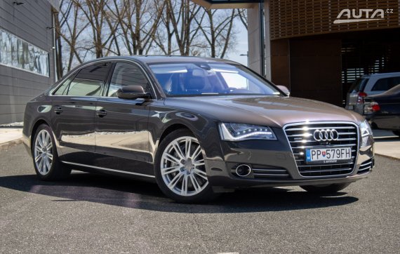 Audi A8 Long 4.0 TFSI V8 quattro tiptronic / 309kW / ZÁRUKA / AJ NA SPLÁTKY / PROTIÚČET 2013 šedá
