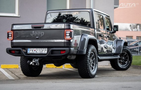 Jeep Gladiator 3.0 CRD 4WD A/T, 194 kW, A8, 4d. / AJ NA SPLÁTKY / PROTIÚČET / 2021 šedá