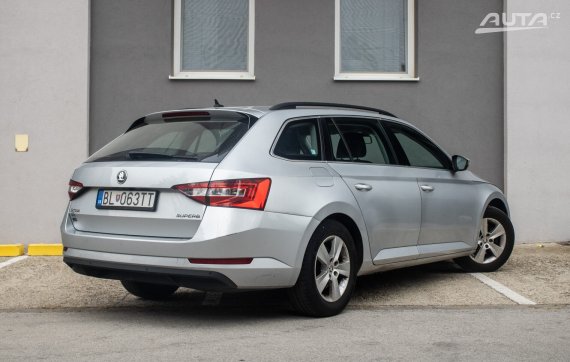 Škoda Superb Combi 1.6 TDI, 88kW (2016) / AJ NA SPLÁTKY / PROTIÚČET / 2016 šedá