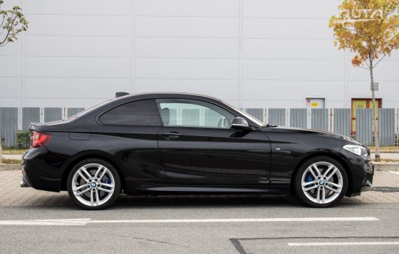 BMW Rad 2 Coupé 220d A/T, 135kW (2016) / AJ NA SPLÁTKY / PROTIÚČET / 2016 černá