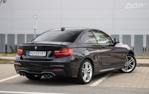 BMW Rad 2 Coupé 220d A/T, 135kW (2016) / AJ NA SPLÁTKY / PROTIÚČET / 2016 černá
