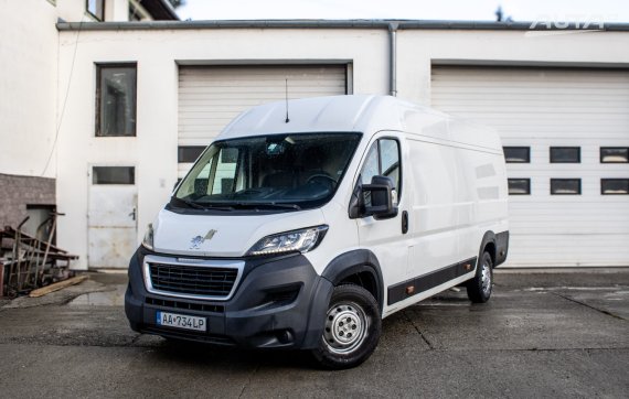 Peugeot Boxer 2.0 HDI L3H2 96kW MT/6 2018 / AJ NA SPLÁTKY / PROTIÚČET 2018 - hlavní pohled