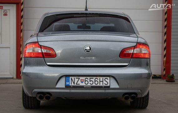 Škoda Superb 2.0 TSI DSG, 147kW, A6 / AJ NA SPLÁTKY / PROTIÚČET / 2012 šedá