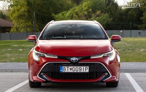 Toyota Corolla Combi 2.0 Hybrid Dynamic Force Executive / 112kW / E-CVT / ZÁRUKA / AJ NA SPLÁTKY / PROTIÚČET 2019 červená
