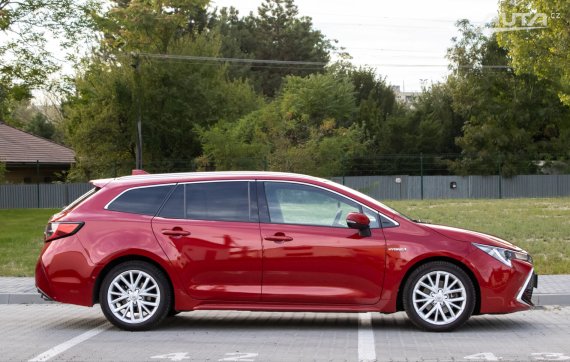 Toyota Corolla Combi 2.0 Hybrid Dynamic Force Executive / 112kW / E-CVT / ZÁRUKA / AJ NA SPLÁTKY / PROTIÚČET 2019 červená
