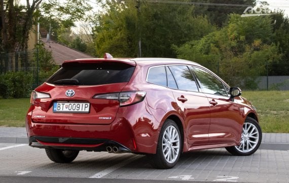 Toyota Corolla Combi 2.0 Hybrid Dynamic Force Executive / 112kW / E-CVT / ZÁRUKA / AJ NA SPLÁTKY / PROTIÚČET 2019 červená