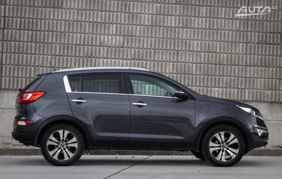 Kia Sportage 2.0 CRDi VGT 2WD, 100 kW, M6, 5d. / AJ NA SPLÁTKY / PROTIÚČET / 2012 šedá