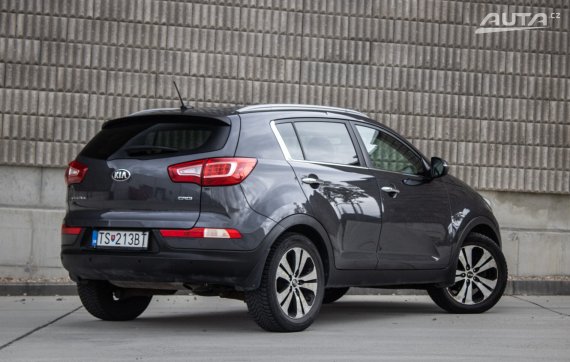 Kia Sportage 2.0 CRDi VGT 2WD, 100 kW, M6, 5d. / AJ NA SPLÁTKY / PROTIÚČET / 2012 šedá