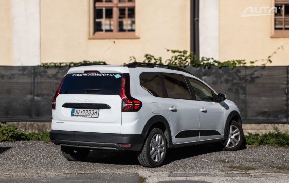 Dacia Jogger 2024 LPG 67kW MT/6 - 7 Miest / AJ NA SPLÁTKY / PROTIÚČET 2024 bílá