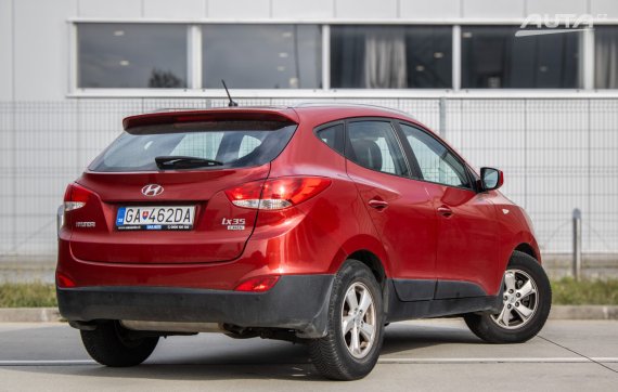 Hyundai ix35 1.7 CRDi VGT 85kW MT/6 2011 / AJ NA SPLÁTKY / PROTIÚČET 2011 červená
