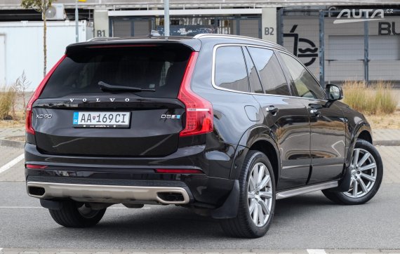 Volvo XC90 D5 Drive-E Inscription AWD A/T, 171kW (2015) / AJ NA SPLÁTKY / PROTIÚČET / 2015 černá