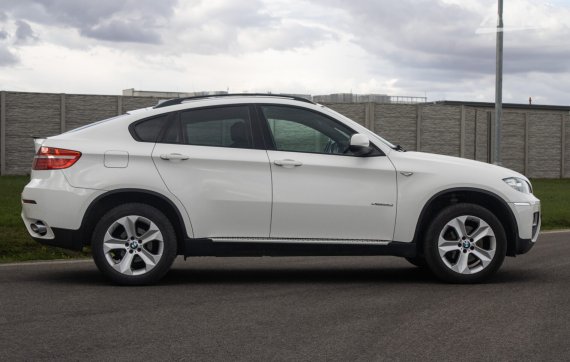 BMW X6 xDrive 30d 245k, 180 kW, A8, 5d. / AJ NA SPLÁTKY / PROTIÚČET / 2013 bílá