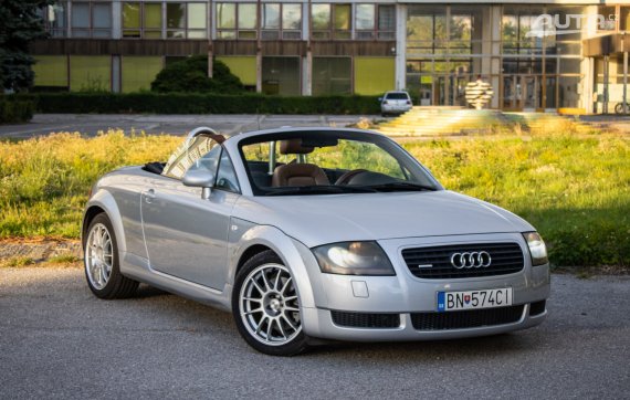 Audi TT Roadster 1.8T quattro Baseball Edition, 165 kW, M6 / AJ NA SPLÁTKY / PROTIÚČET / 2001 šedá
