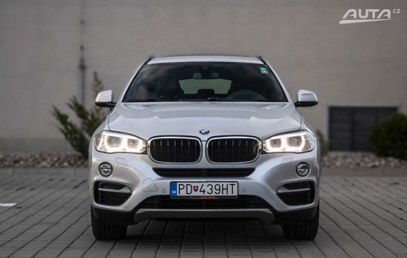 BMW X6 xDrive30d 190kW AT/8 2015 / AJ NA SPLÁTKY / PROTIÚČET 2015 stříbrná metalíza