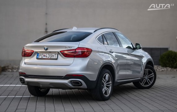 BMW X6 xDrive30d 190kW AT/8 2015 / AJ NA SPLÁTKY / PROTIÚČET 2015 stříbrná metalíza
