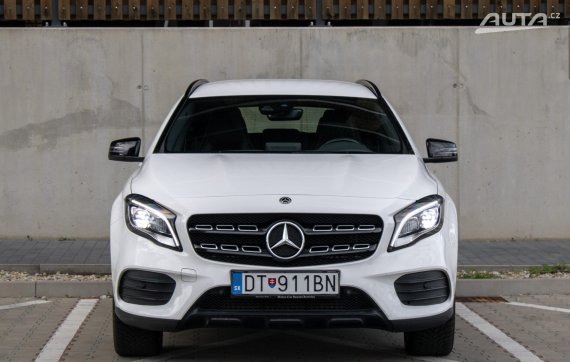 Mercedes-Benz GLA 200d 4Matic AMG Line / 100kW / A7 / ZÁRUKA / AJ NA SPLÁTKY / PROTIÚČET 2019 bílá