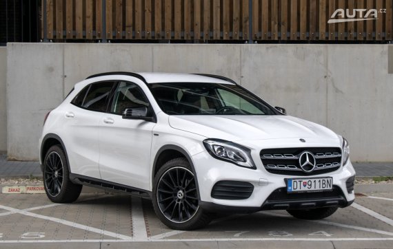Mercedes-Benz GLA 200d 4Matic AMG Line / 100kW / A7 / ZÁRUKA / AJ NA SPLÁTKY / PROTIÚČET 2019 bílá