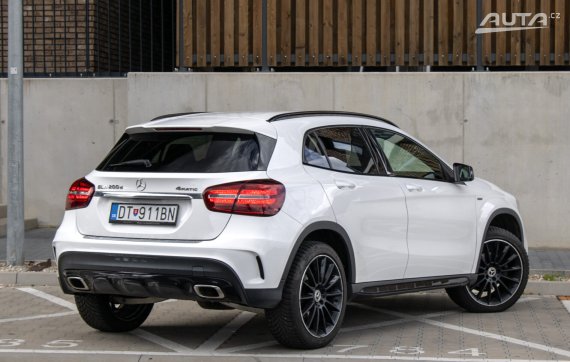 Mercedes-Benz GLA 200d 4Matic AMG Line / 100kW / A7 / ZÁRUKA / AJ NA SPLÁTKY / PROTIÚČET 2019 bílá