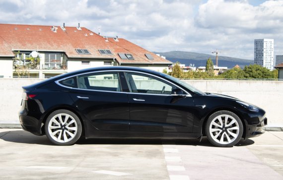 Tesla Model 3 Standard Range Plus 2020 239kW / AJ NA SPLÁTKY / PROTIÚČET 2020 černá