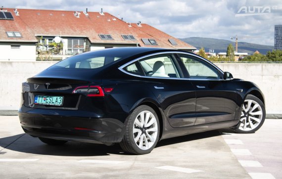 Tesla Model 3 Standard Range Plus 2020 239kW / AJ NA SPLÁTKY / PROTIÚČET 2020 černá