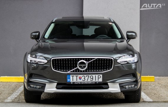 Volvo V90 CC D4 2.0L Pro AWD / 140kW / A8 / ZÁRUKA / AJ NA SPLÁTKY / PROTIÚČET 2020 šedá
